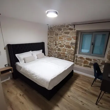 Copun With Heated Pool וילה Mundanije