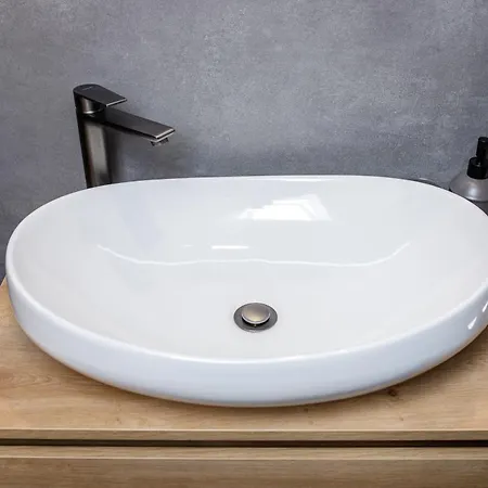 וילה Copun With Heated Pool Mundanije