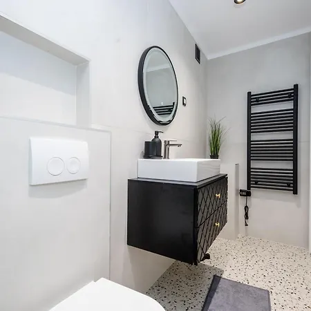 וילה Copun With Heated Pool Mundanije