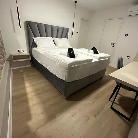 Copun With Heated Pool וילה Mundanije