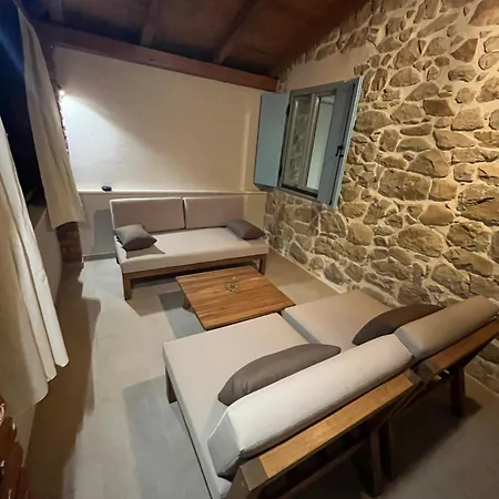 Copun With Heated Pool Vila *