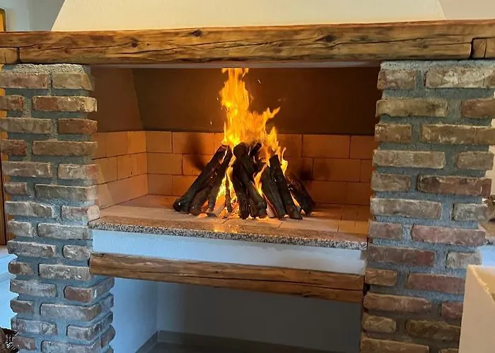 Βίλα Copun With Heated Pool Mundanije