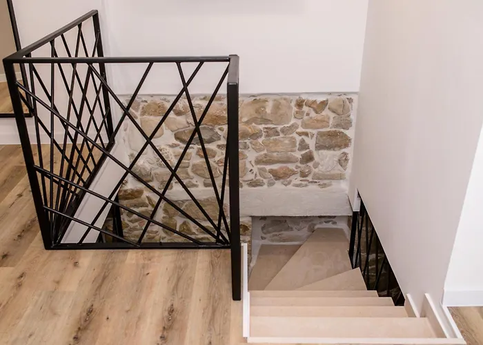 Copun With Heated Pool Βίλα Mundanije