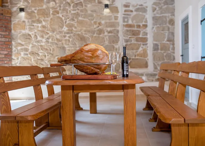 Copun With Heated Pool Βίλα