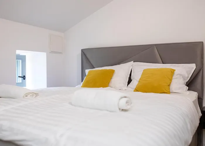 Copun With Heated Pool Βίλα