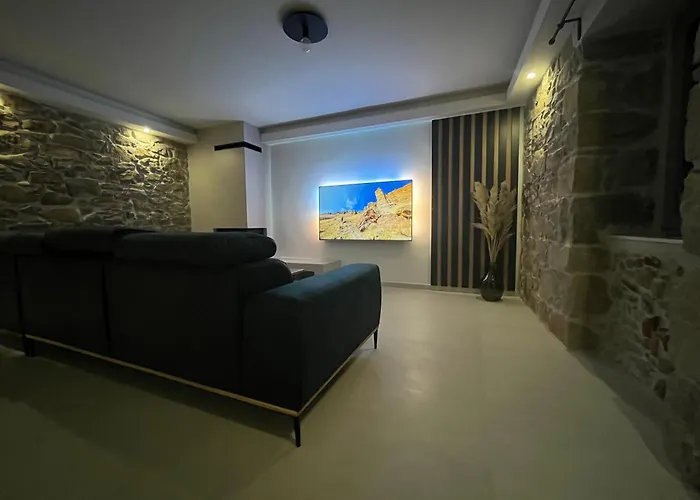 Copun With Heated Pool Βίλα *