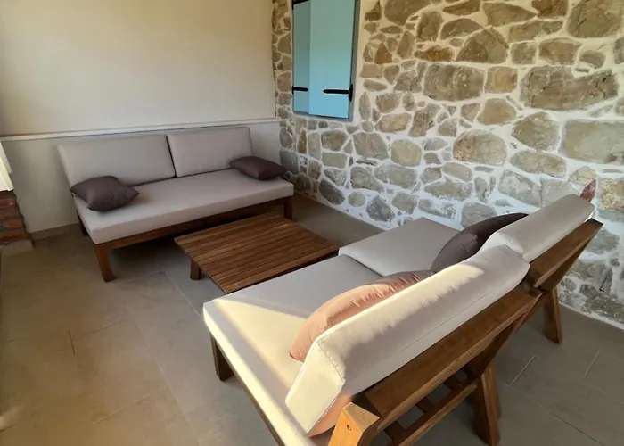 Copun With Heated Pool Mundanije