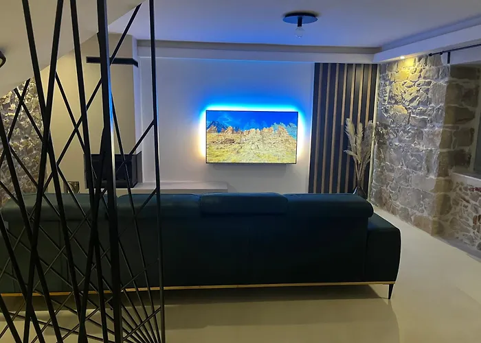 Copun With Heated Pool Βίλα *