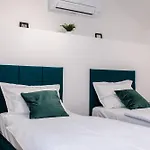 Copun With Heated Pool *