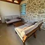 Copun With Heated Pool Mundanije