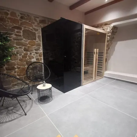 Villa Copun With Heated Pool Mundanije