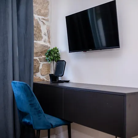 Copun With Heated Pool Villa