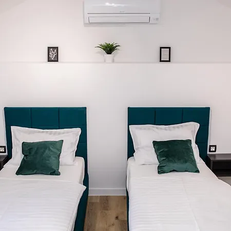 Copun With Heated Pool *