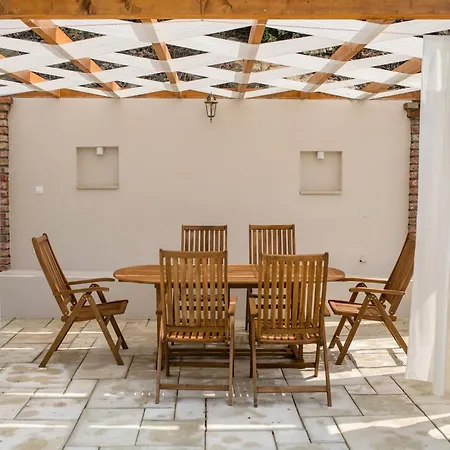 Copun With Heated Pool Villa