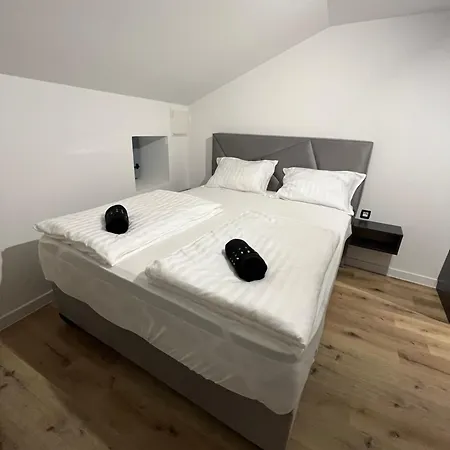 Villa Copun With Heated Pool Mundanije