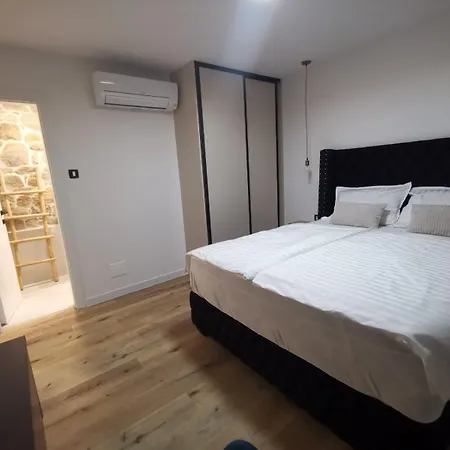 Copun With Heated Pool Villa