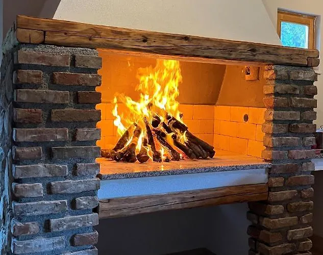 Copun With Heated Pool Vila *