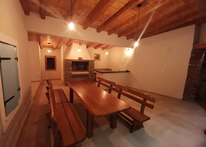 Copun With Heated Pool Vila *