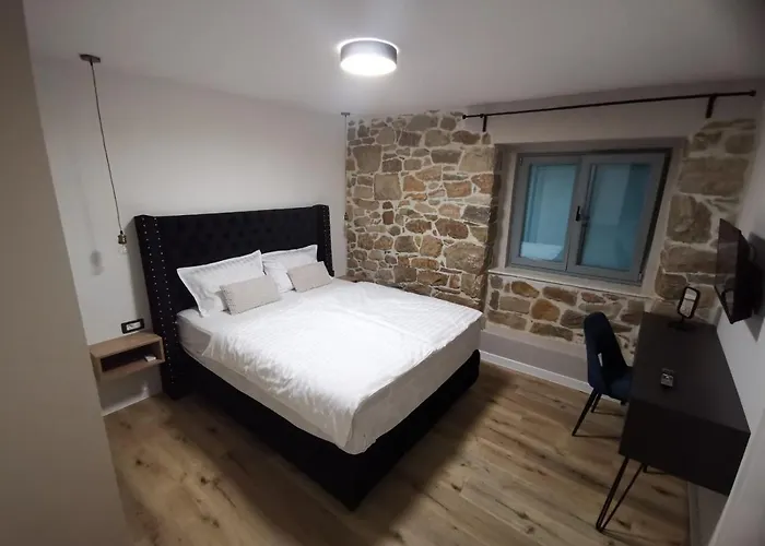 Copun With Heated Pool فيلة Mundanije