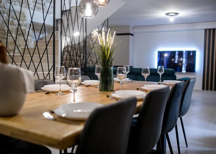 Copun With Heated Pool Mundanije