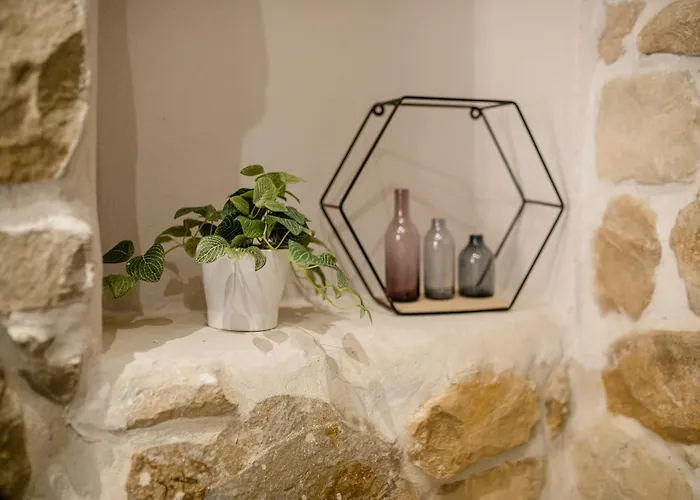 Copun With Heated Pool Villa Mundanije