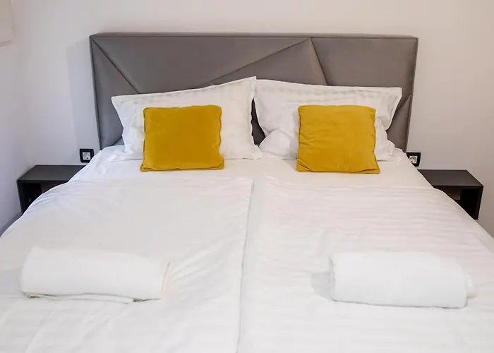 Copun With Heated Pool Vila *