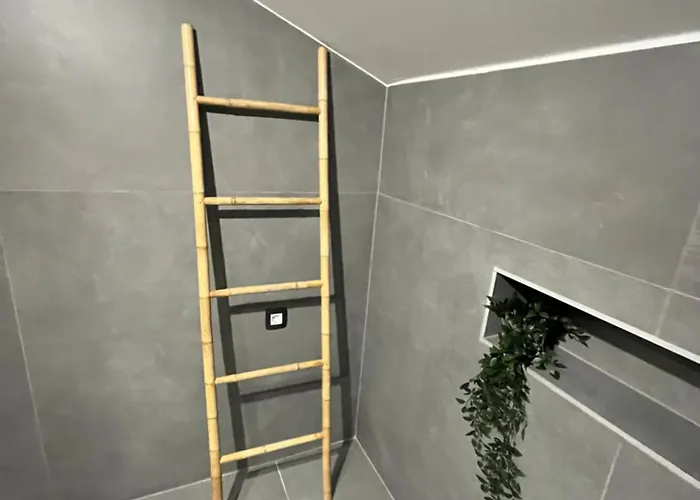 Copun With Heated Pool Villa Mundanije