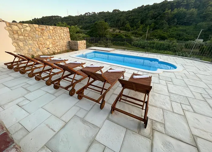 Vila Copun With Heated Pool Mundanije