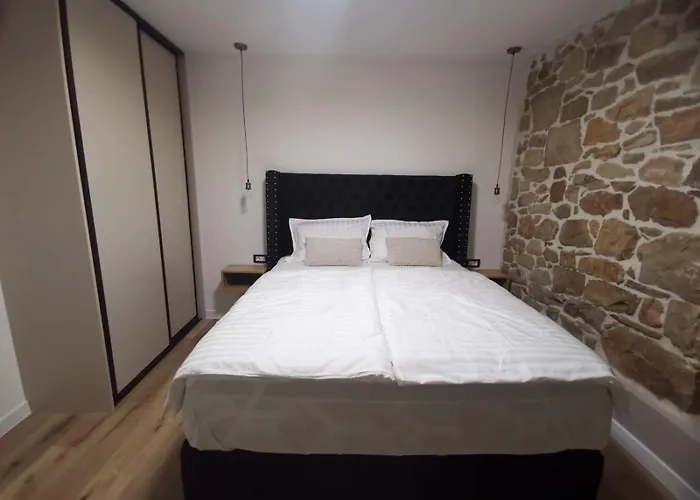 Copun With Heated Pool Mundanije